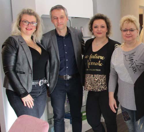 Unternehmensbesuch bei VT Kosmetikwelt – „Die Füße laufen gut“